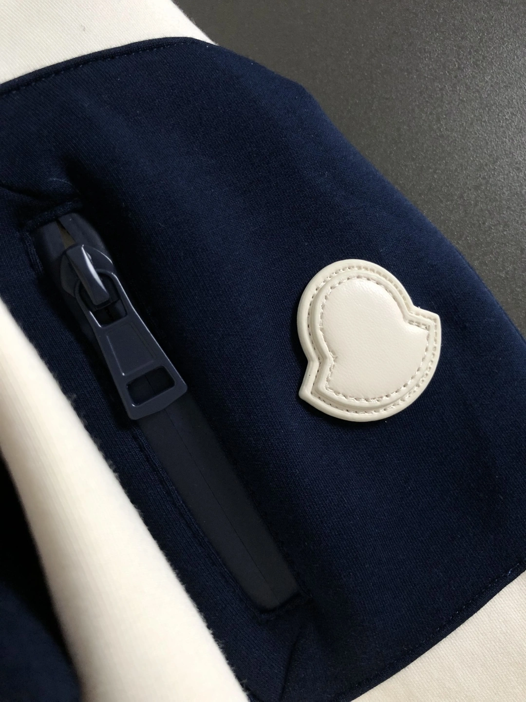 wg.luxury-- 7o9385r item: E-F000J0216